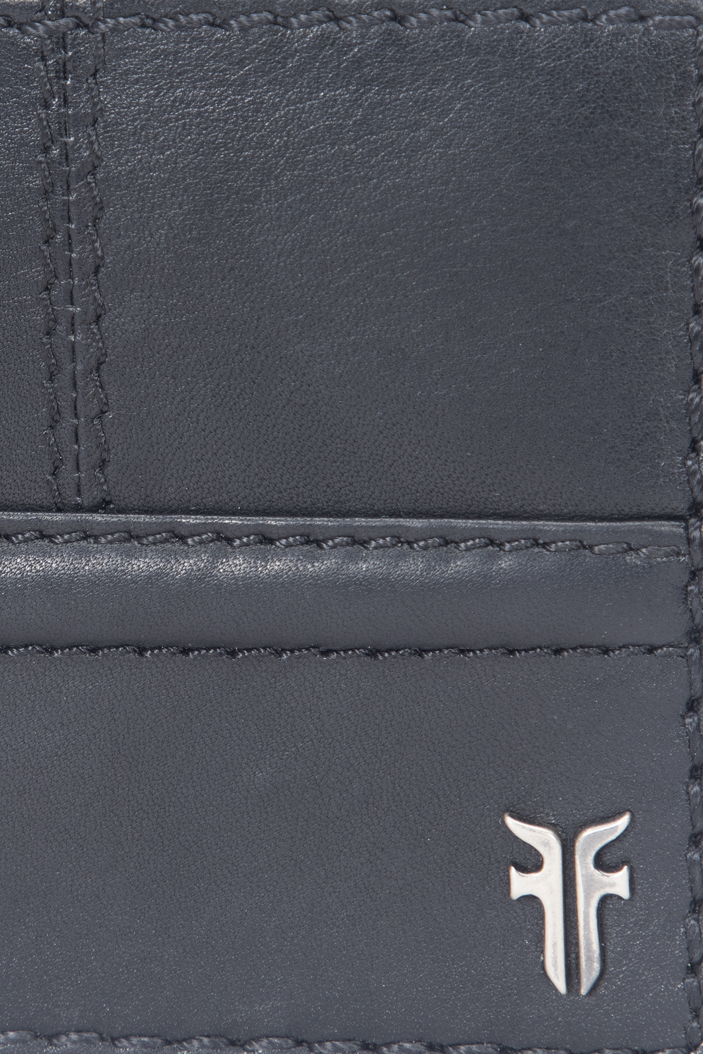 Nash Bifold W/ Foldout Cc